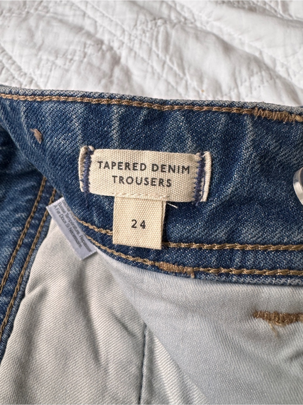 Madewell Relaxed Straight Men’s Jeans in Mid Blue Wash - Picture 3 of 4